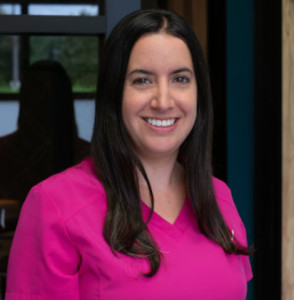 Korine Lachaine – Hygiéniste dentaire Korine Lachaine - Hygiéniste dentaire